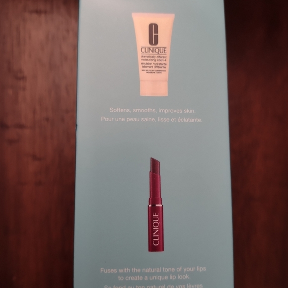 NWT Clinique Product Sample Box - Picture 3 of 5